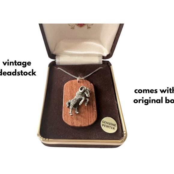 VTG 70s LEO Lion Astrological Sign Wood & Pewter Dog Tag 18” Chain Necklace - Picture 2 of 6